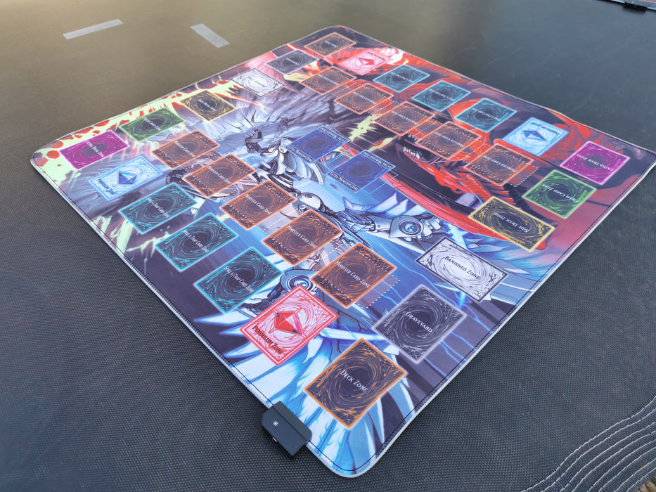 Yu-Gi-Oh! 2-speler TCG Speelmat met Multi-Color LED - 70x70Cm - Slifer vs Shining Dragon  - 2-player TCG Playmat